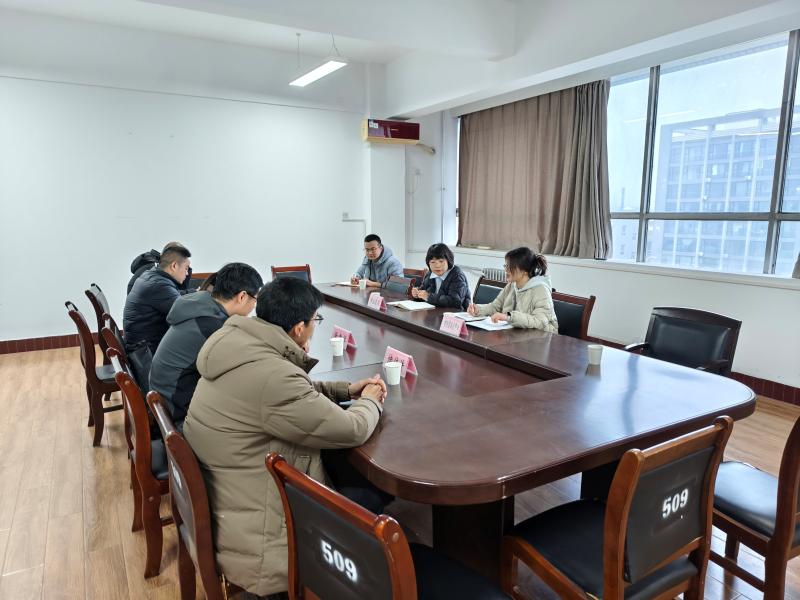 新乡市住建局、市防震减灾中心查看我市减震工程并召开减隔震工作座谈会